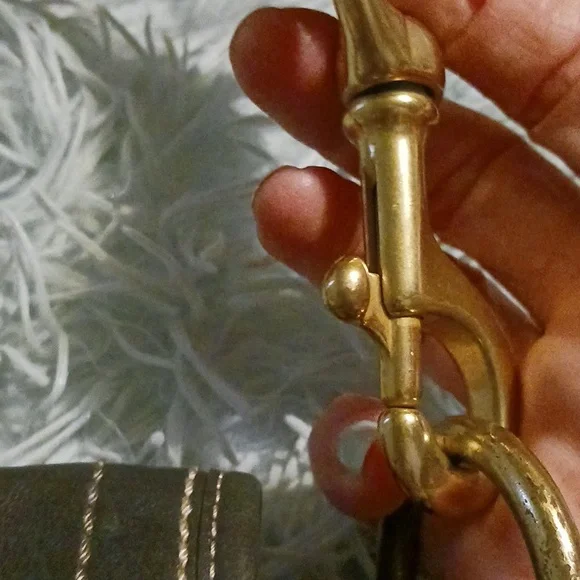 Vintage Coach black leather saddle bag with brass turn-lock clasp and hardware. - Picture 3 of 7